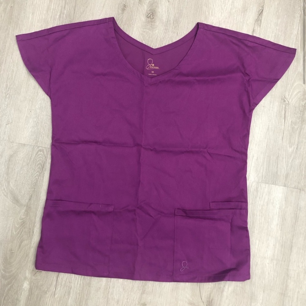 Jaanuu Scrub Top